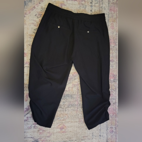 Marika Black Women's Athletic/Sport Capri's Size M - Picture 4 of 6